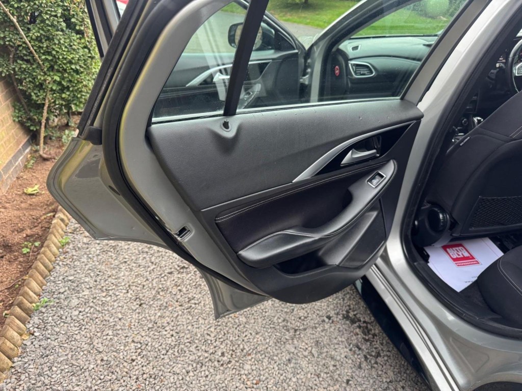 INFINITI Q30 1.5d SE Euro 6 (s/s) 5dr 2017