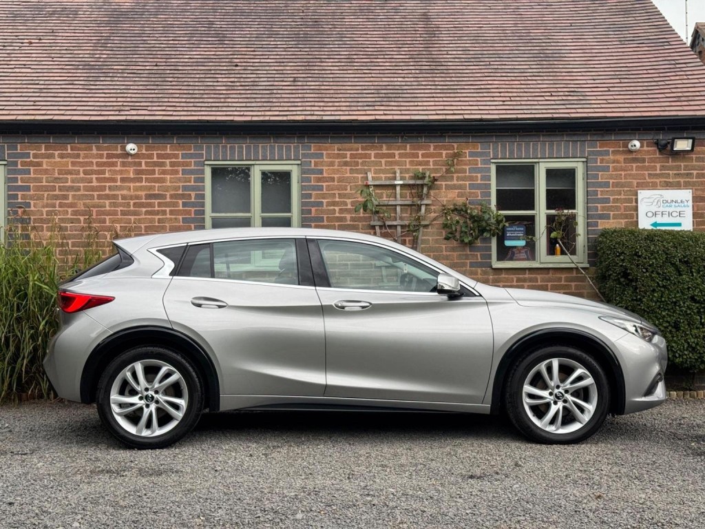 INFINITI Q30 1.5d SE Euro 6 (s/s) 5dr 2017