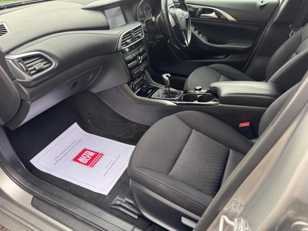 INFINITI Q30 1.5d SE Euro 6 (s/s) 5dr 2017