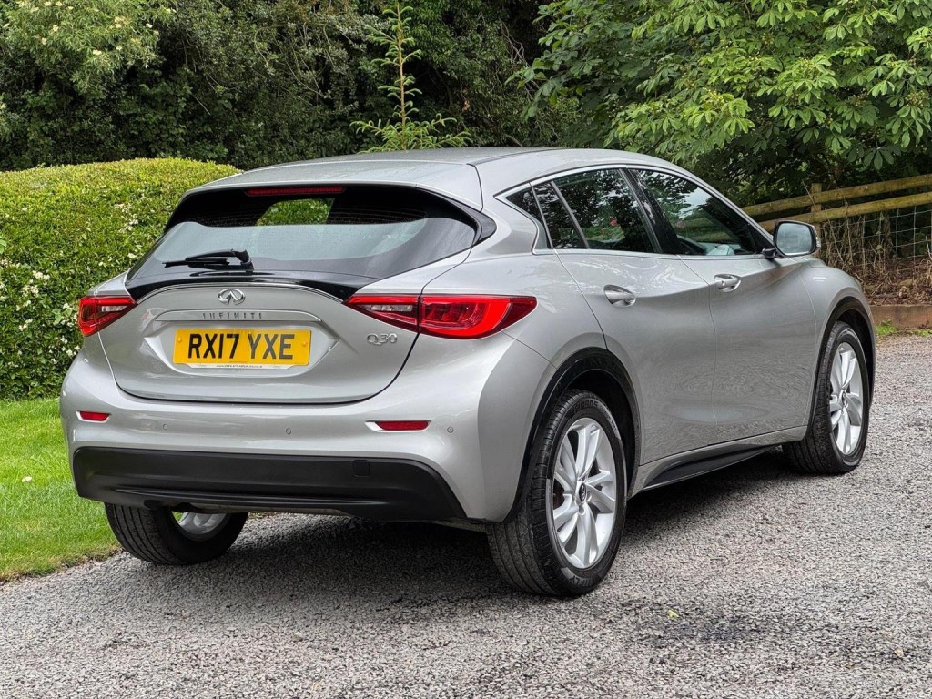 INFINITI Q30 1.5d SE Euro 6 (s/s) 5dr 2017
