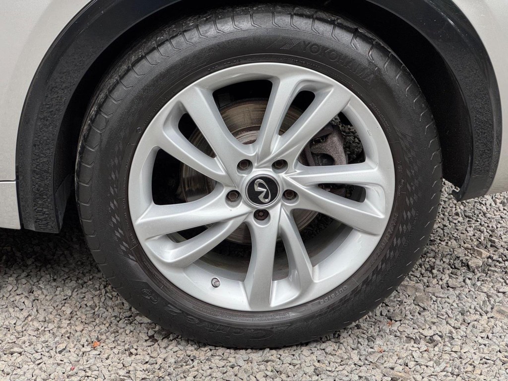 INFINITI Q30 1.5d SE Euro 6 (s/s) 5dr 2017