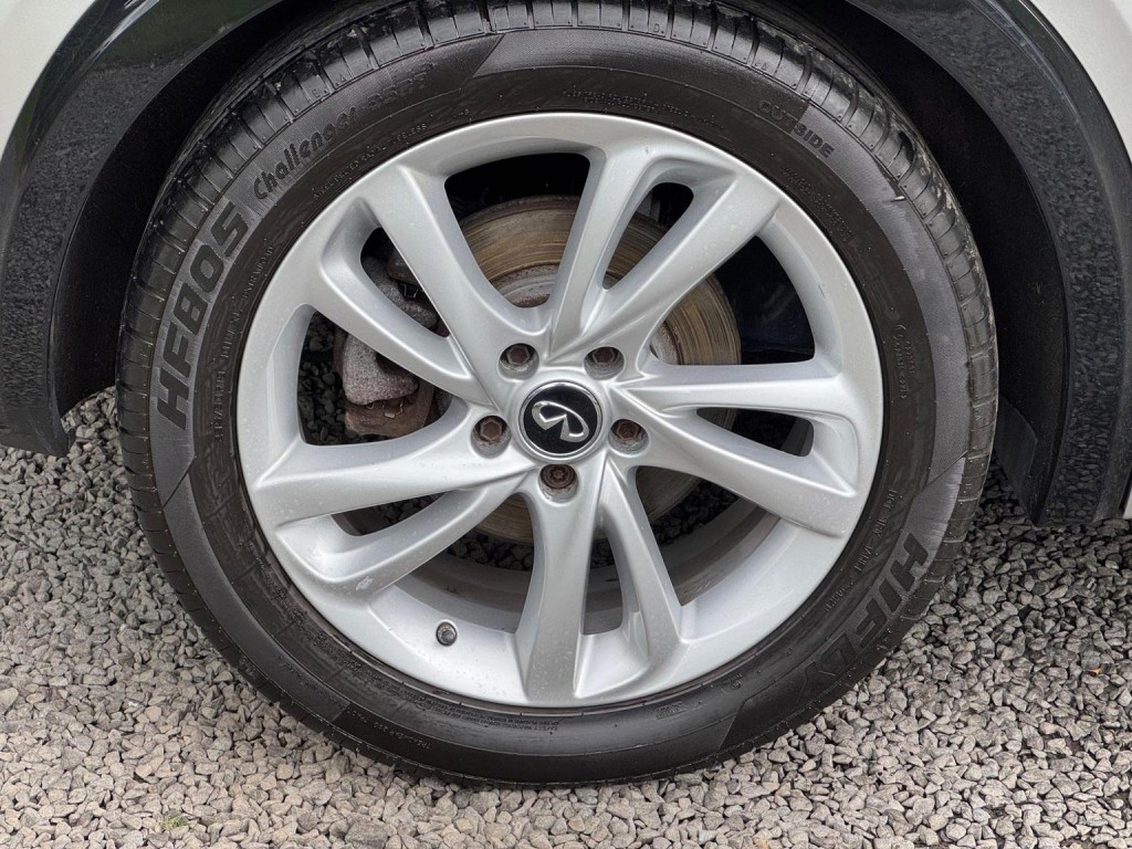 INFINITI Q30 1.5d SE Euro 6 (s/s) 5dr 2017