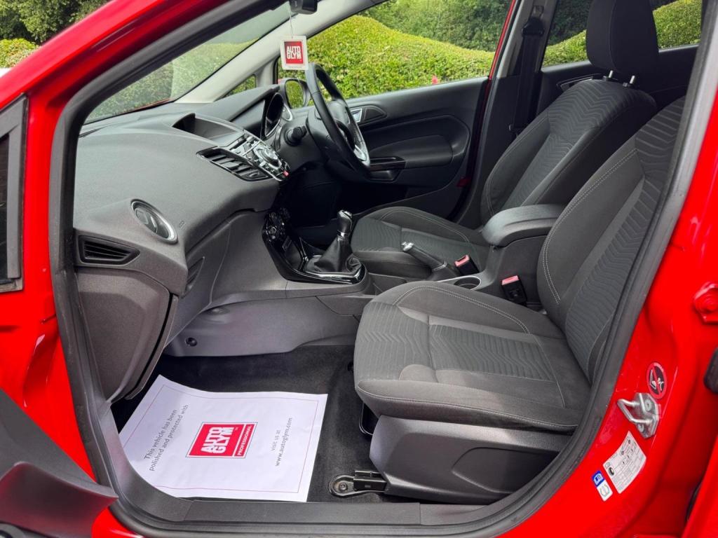 FORD FIESTA 1.0T EcoBoost Titanium Euro 5 (s/s) 5dr 2014