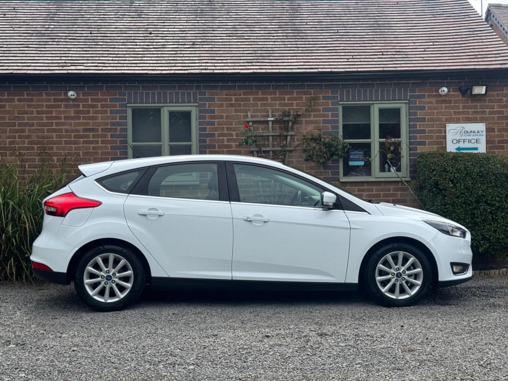 FORD FOCUS 1.6 TDCi Titanium Euro 5 (s/s) 5dr 2015
