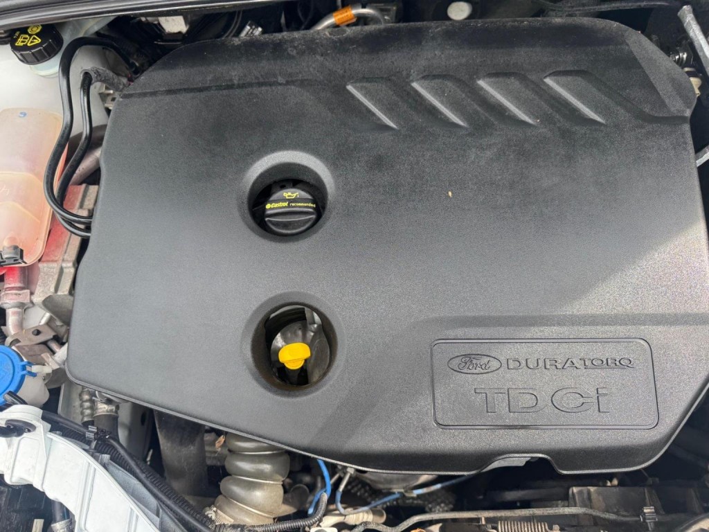 FORD FOCUS 1.6 TDCi Titanium Euro 5 (s/s) 5dr 2015