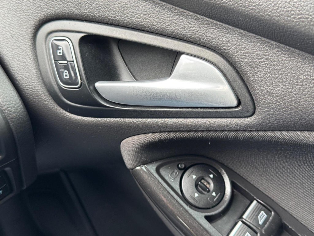 FORD FOCUS 1.6 TDCi Titanium Euro 5 (s/s) 5dr 2015