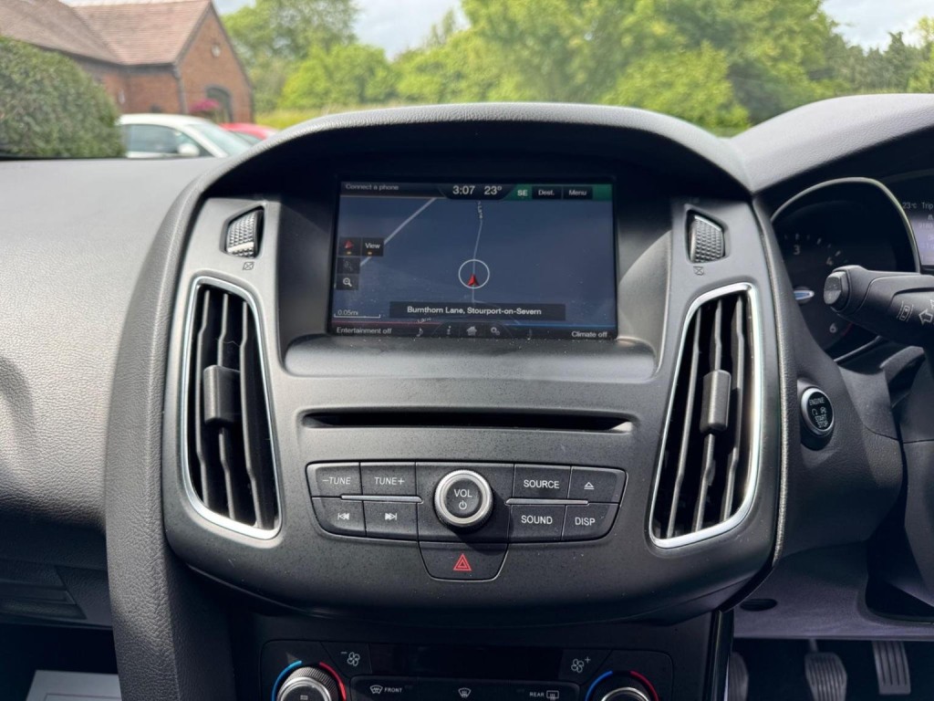 FORD FOCUS 1.6 TDCi Titanium Euro 5 (s/s) 5dr 2015