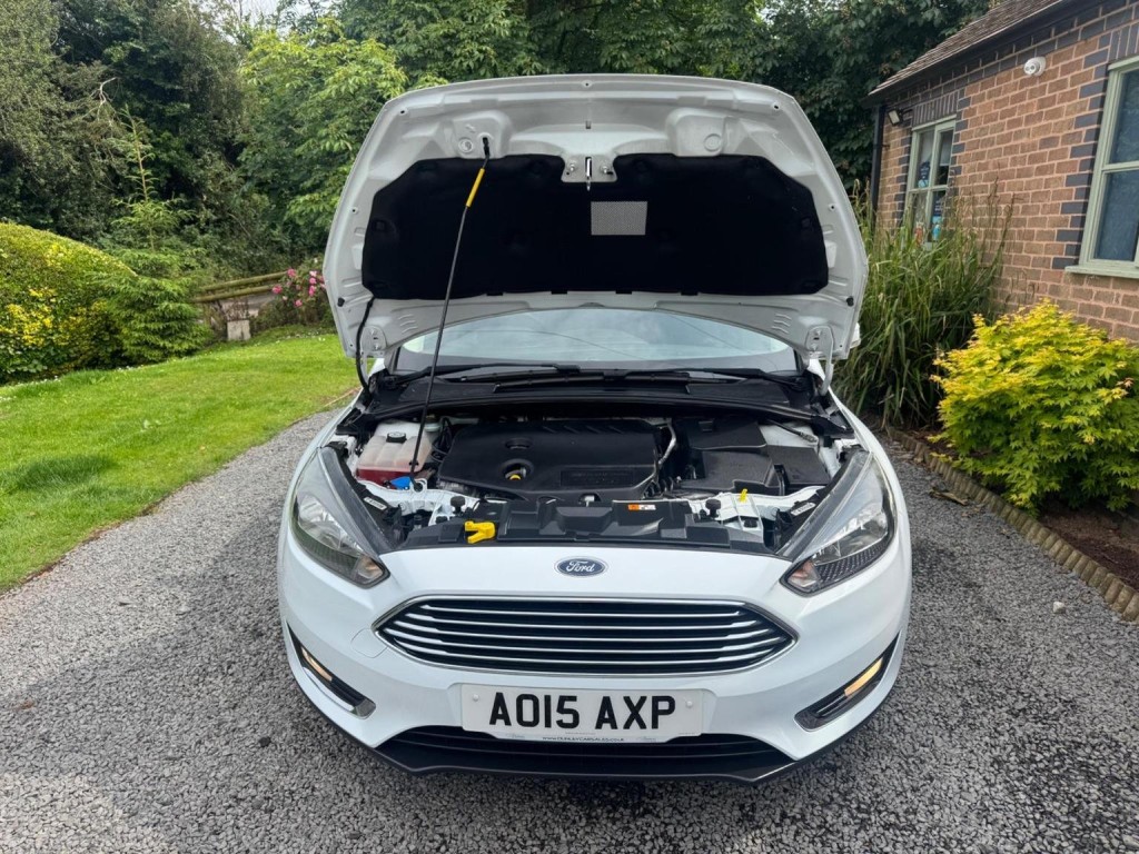 FORD FOCUS 1.6 TDCi Titanium Euro 5 (s/s) 5dr 2015