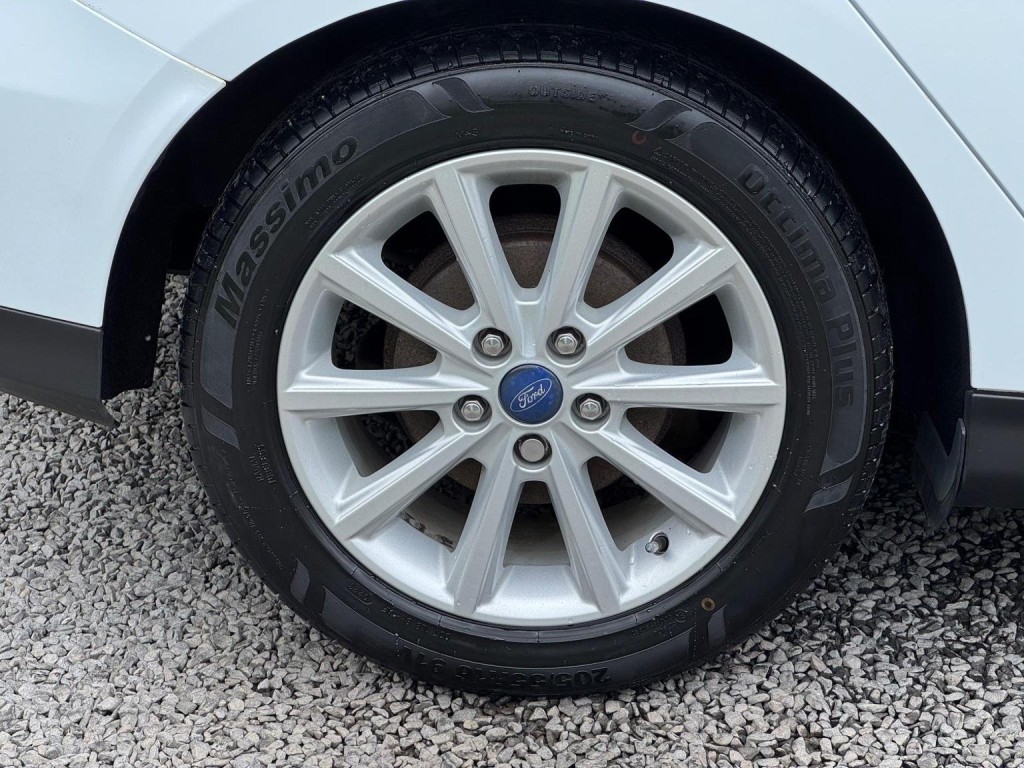 FORD FOCUS 1.6 TDCi Titanium Euro 5 (s/s) 5dr 2015