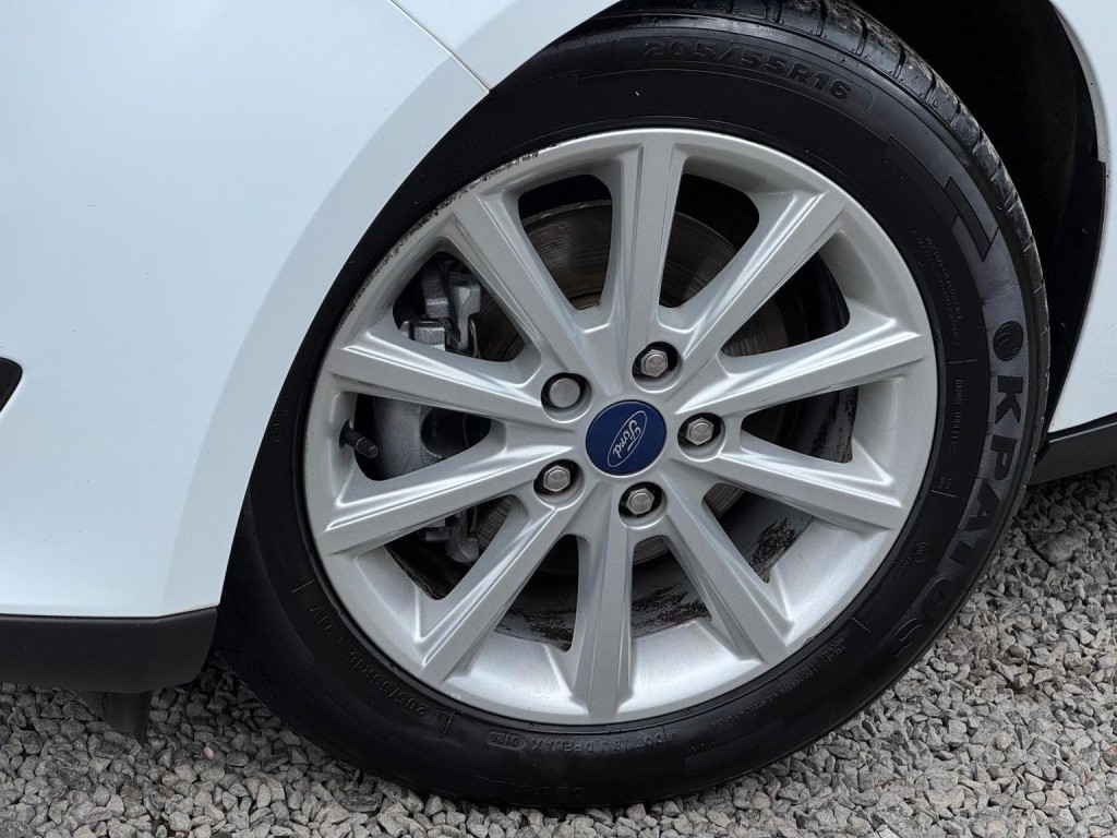 FORD FOCUS 1.6 TDCi Titanium Euro 5 (s/s) 5dr 2015