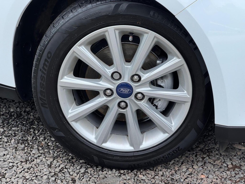 FORD FOCUS 1.6 TDCi Titanium Euro 5 (s/s) 5dr 2015