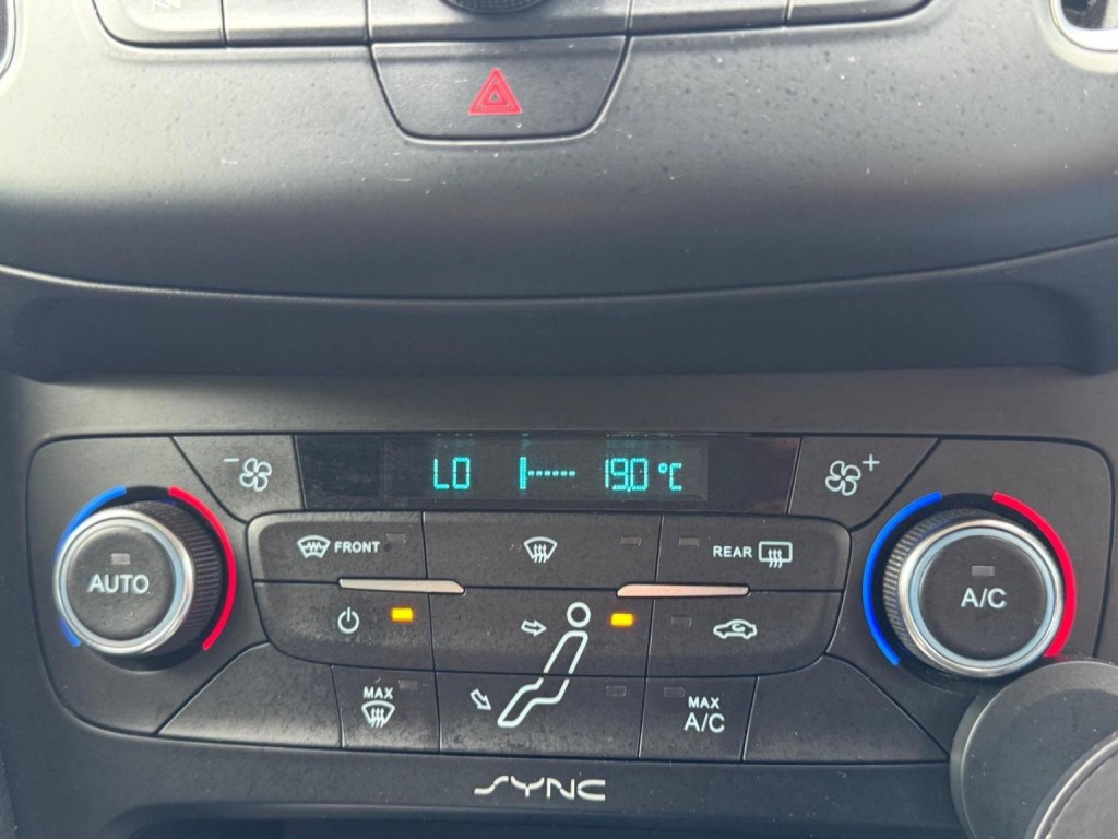 FORD FOCUS 1.6 TDCi Titanium Euro 5 (s/s) 5dr 2015