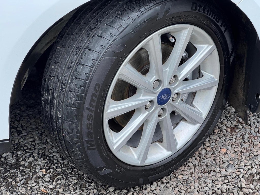 FORD FOCUS 1.6 TDCi Titanium Euro 5 (s/s) 5dr 2015