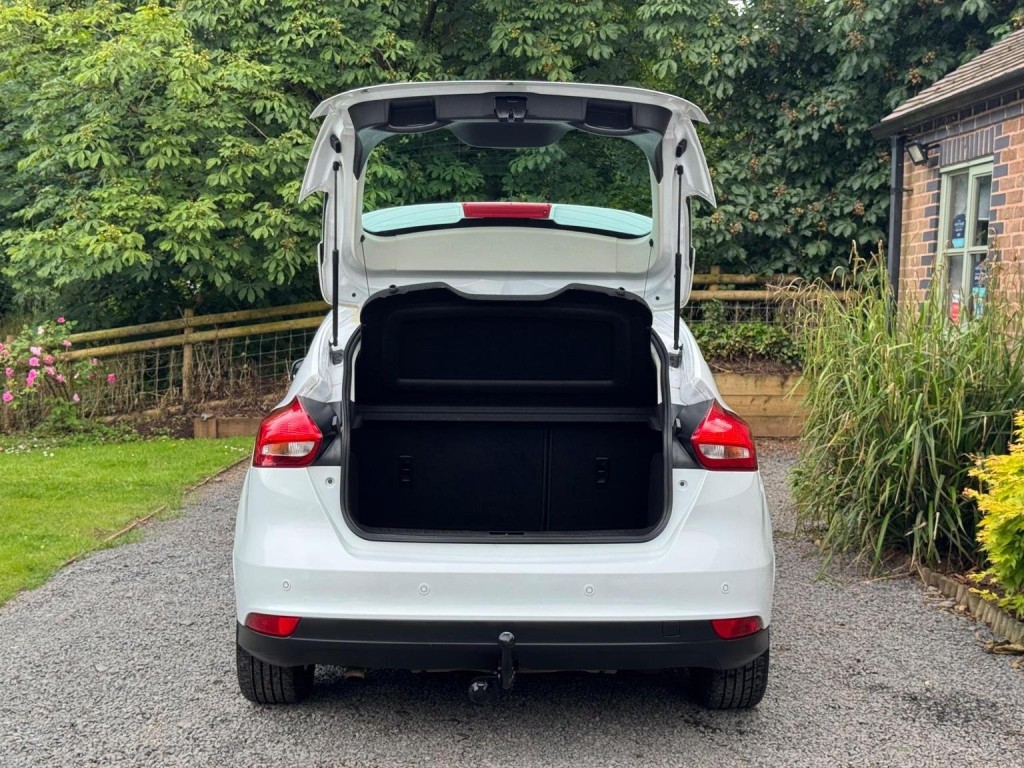 FORD FOCUS 1.6 TDCi Titanium Euro 5 (s/s) 5dr 2015