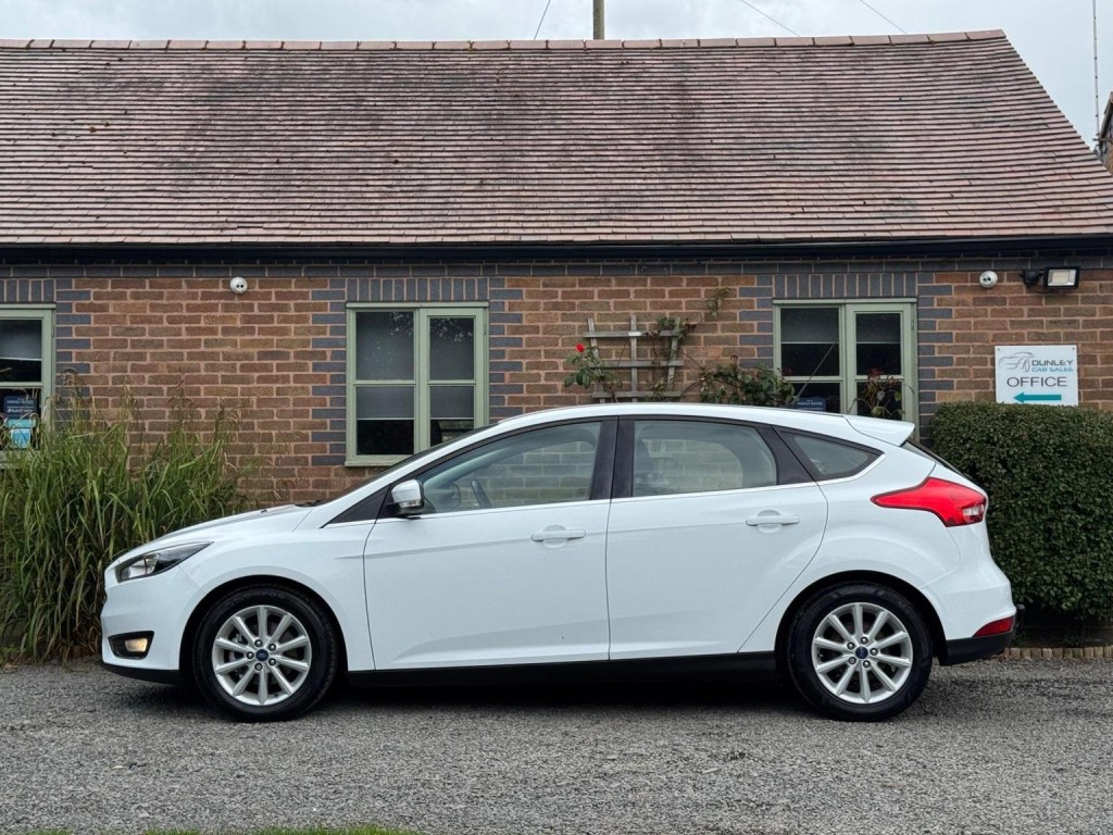 FORD FOCUS 1.6 TDCi Titanium Euro 5 (s/s) 5dr 2015