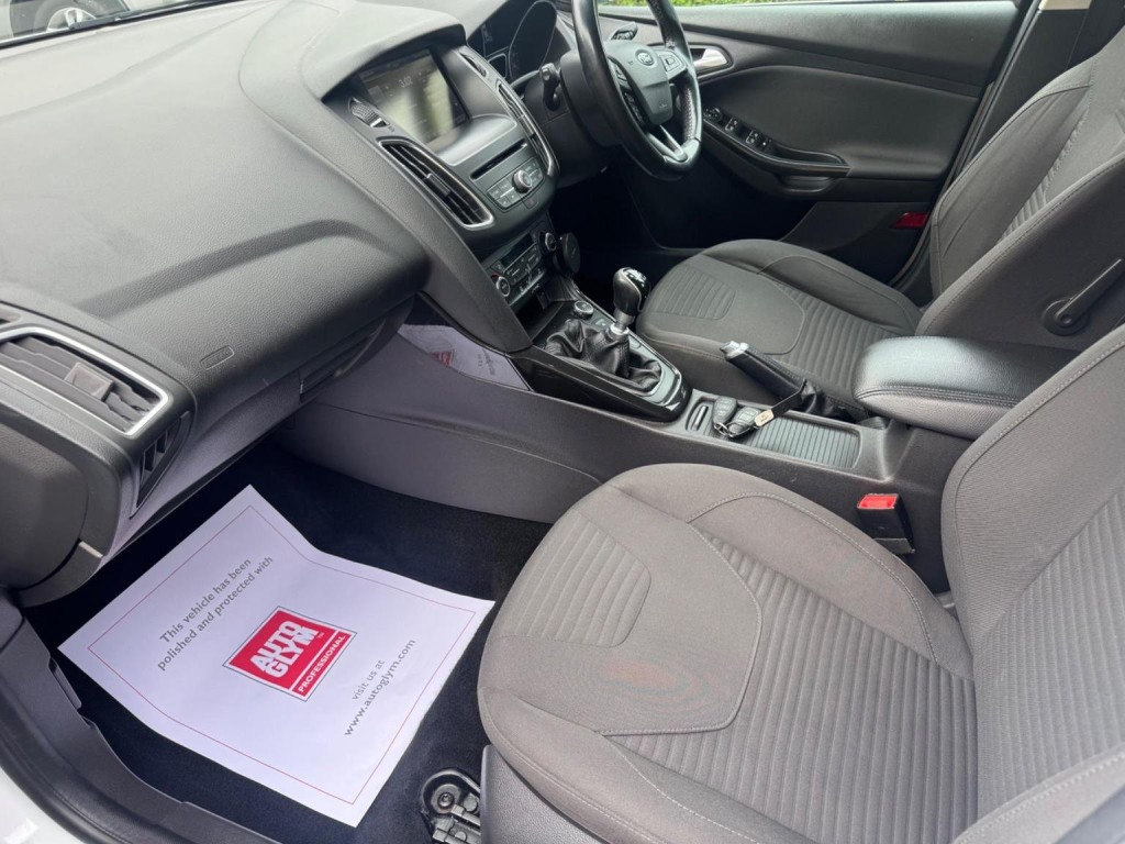 FORD FOCUS 1.6 TDCi Titanium Euro 5 (s/s) 5dr 2015