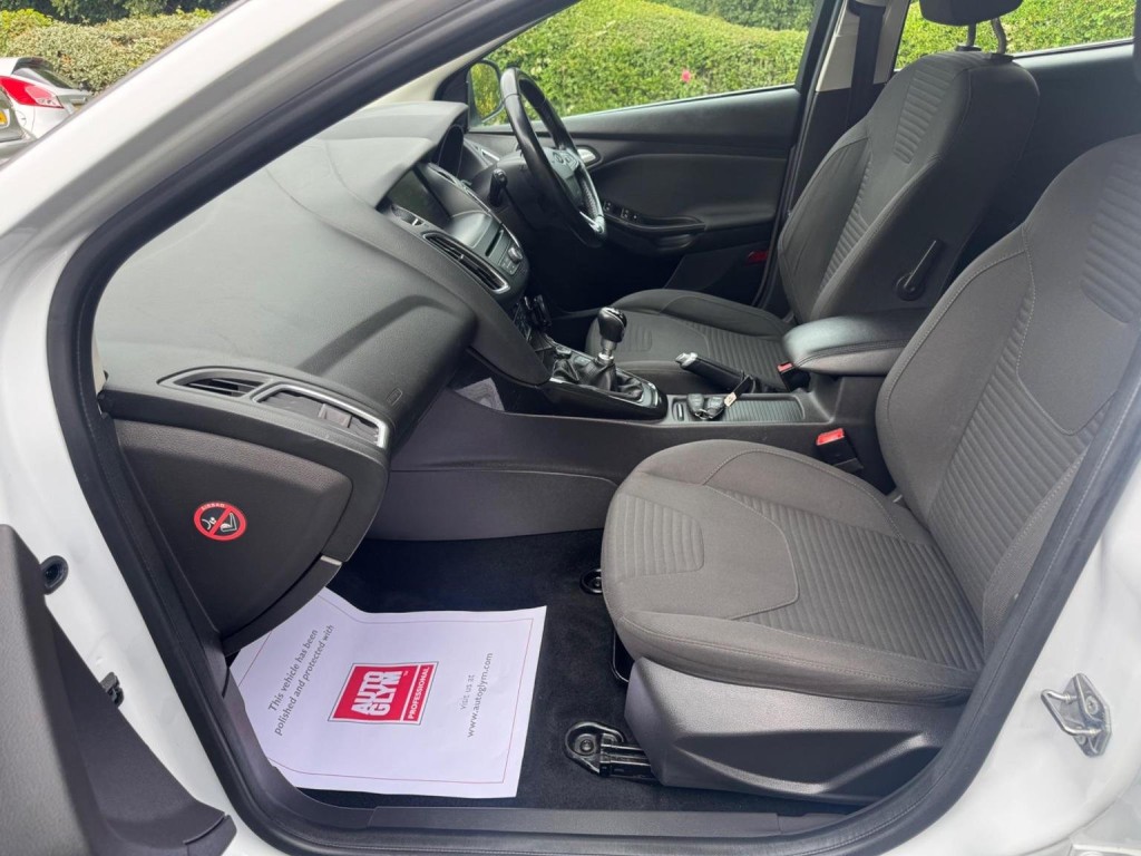 FORD FOCUS 1.6 TDCi Titanium Euro 5 (s/s) 5dr 2015