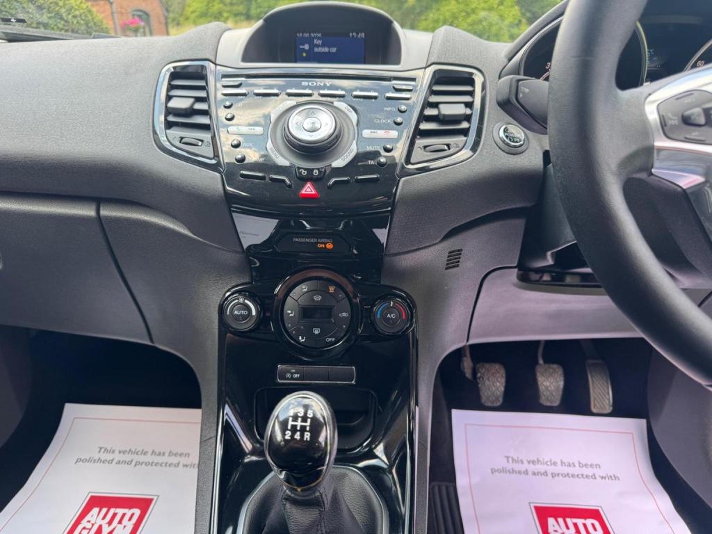 FORD FIESTA 1.0T EcoBoost Titanium Euro 5 (s/s) 5dr 2015