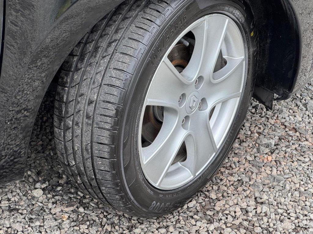 RENAULT CLIO 0.9 TCe Dynamique Nav Euro 6 (s/s) 5dr 2016