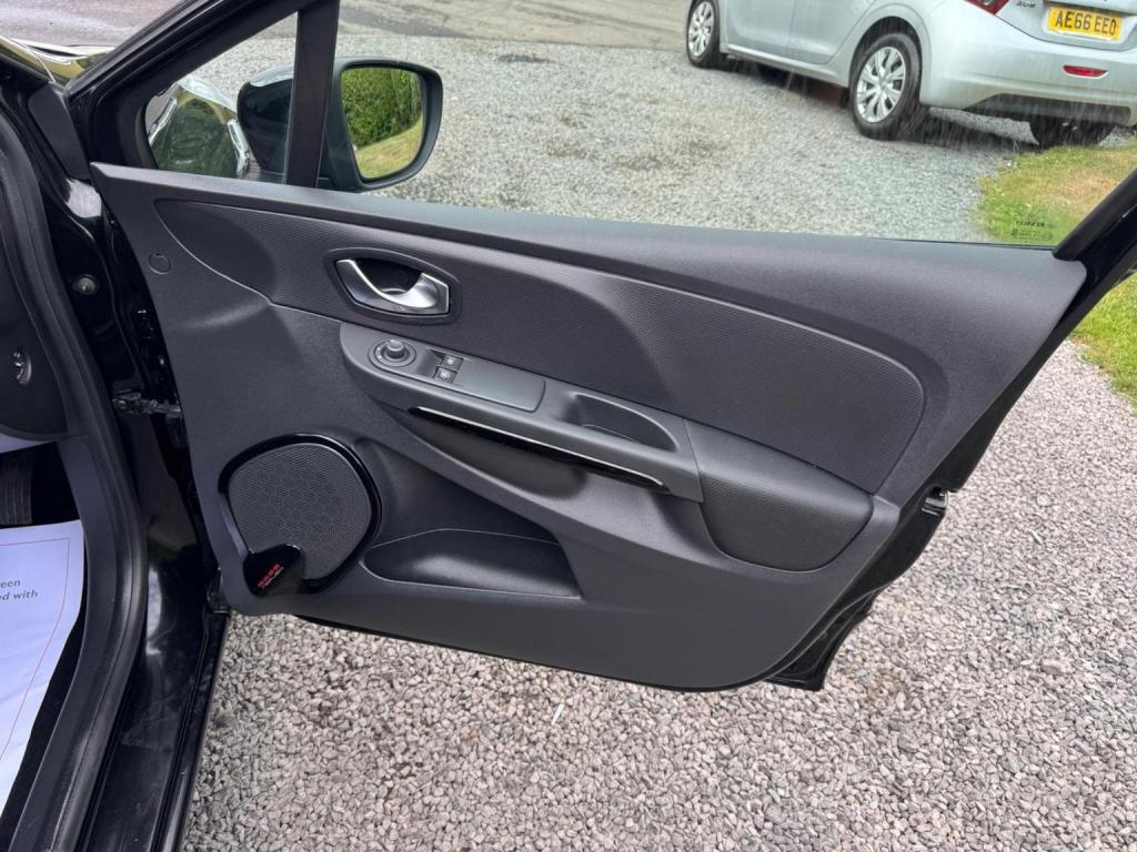 RENAULT CLIO 0.9 TCe Dynamique Nav Euro 6 (s/s) 5dr 2016