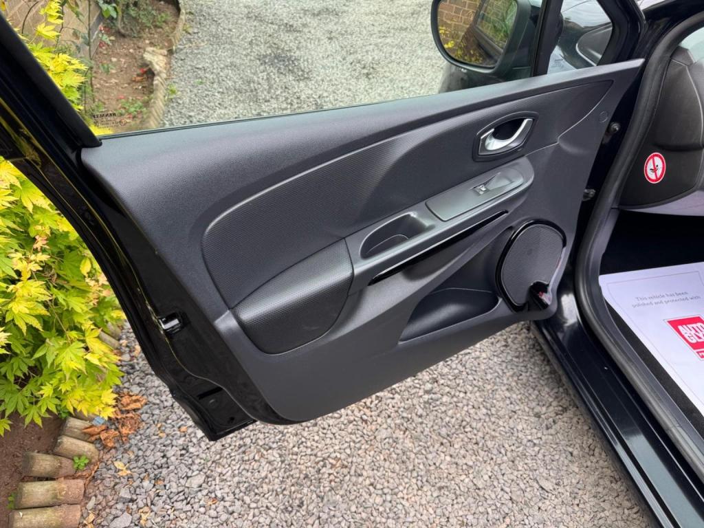 RENAULT CLIO 0.9 TCe Dynamique Nav Euro 6 (s/s) 5dr 2016