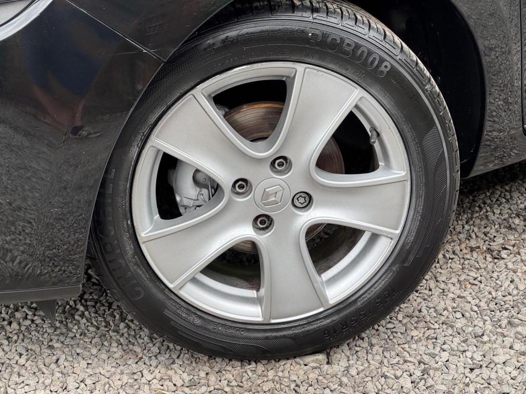 RENAULT CLIO 0.9 TCe Dynamique Nav Euro 6 (s/s) 5dr 2016