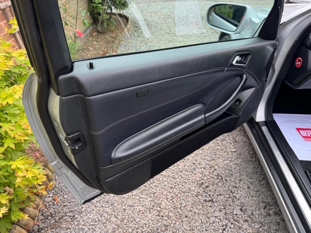 MERCEDES-BENZ CLC CLASS 2.1 CLC220 CDI Sport Coupe Auto Euro 4 3dr 2010