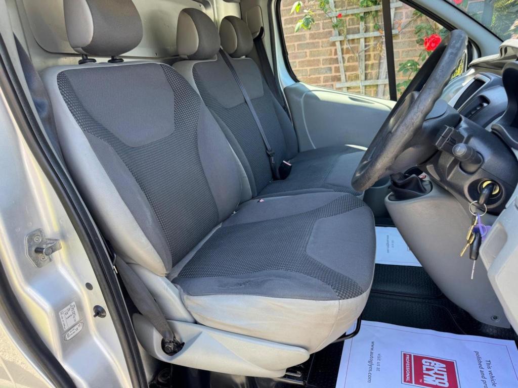 VAUXHALL VIVARO 2.0 CDTi Sportive FWD L1 4dr 2013