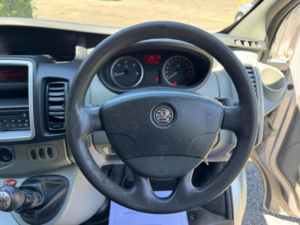 VAUXHALL VIVARO 2.0 CDTi Sportive FWD L1 4dr 2013