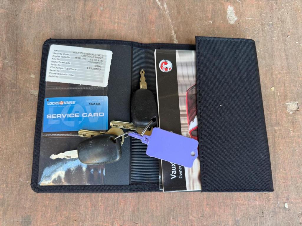 VAUXHALL VIVARO 2.0 CDTi Sportive FWD L1 4dr 2013