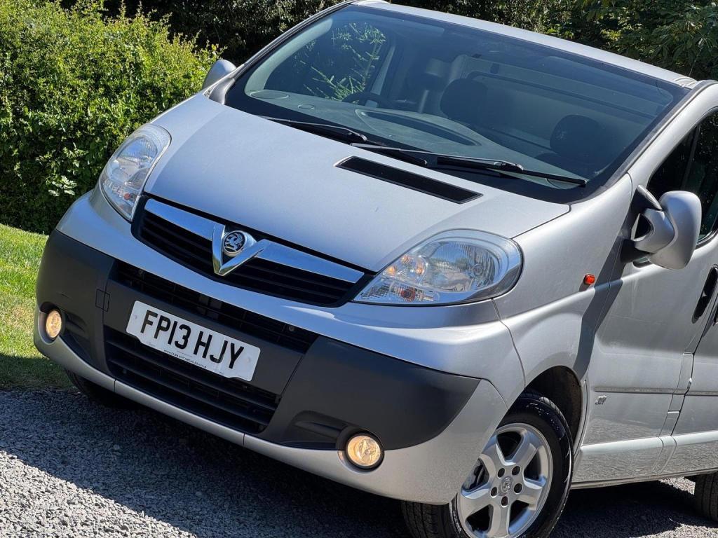 VAUXHALL VIVARO 2.0 CDTi Sportive FWD L1 4dr 2013