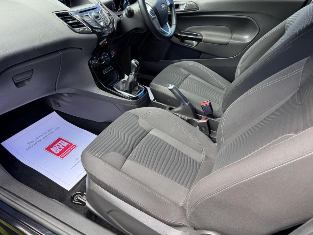 FORD FIESTA 1.0T EcoBoost Zetec Euro 5 (s/s) 3dr 2014