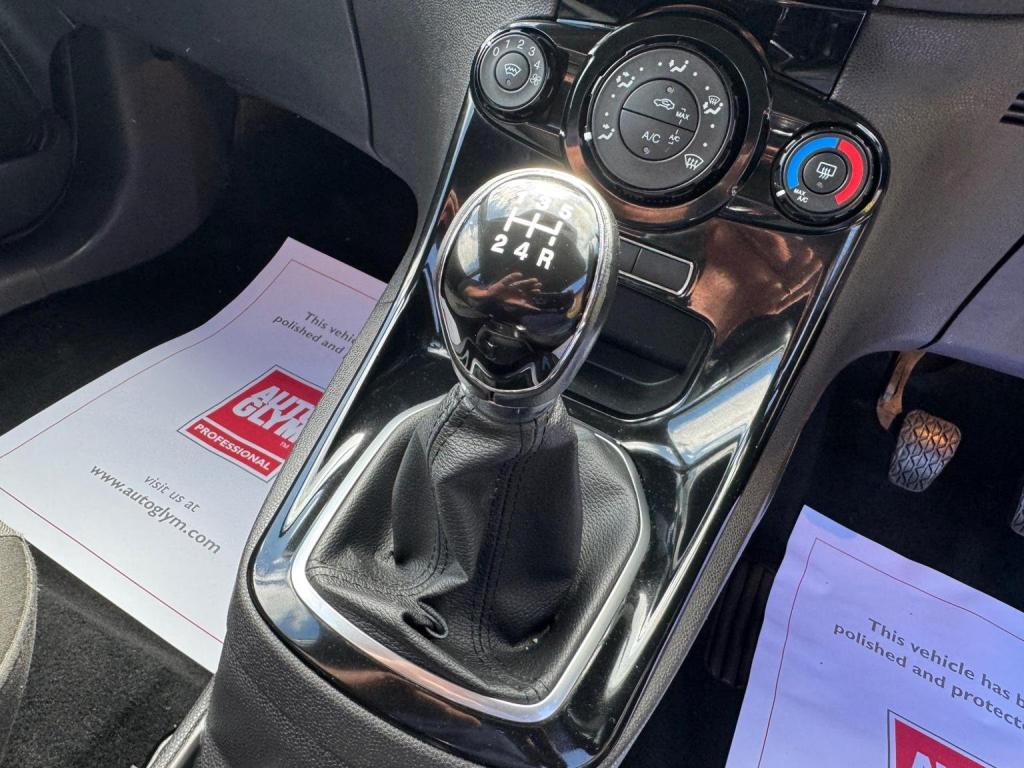 FORD FIESTA 1.0T EcoBoost Zetec Euro 5 (s/s) 3dr 2014