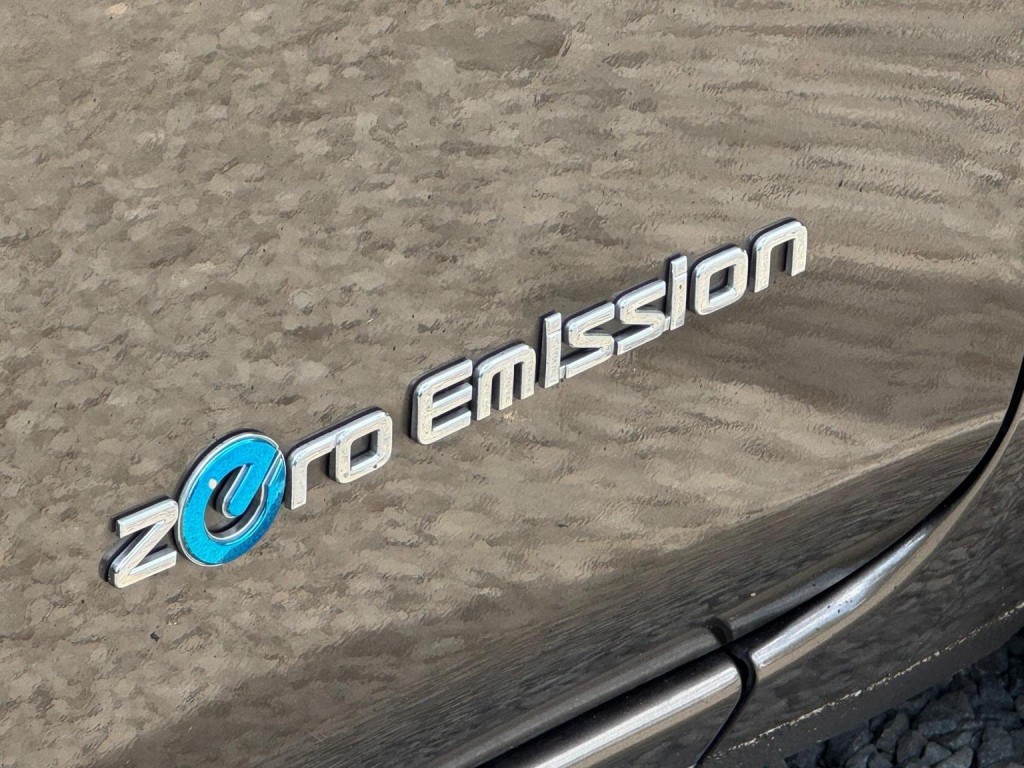 NISSAN LEAF 30kWh Tekna Auto 5dr 2017