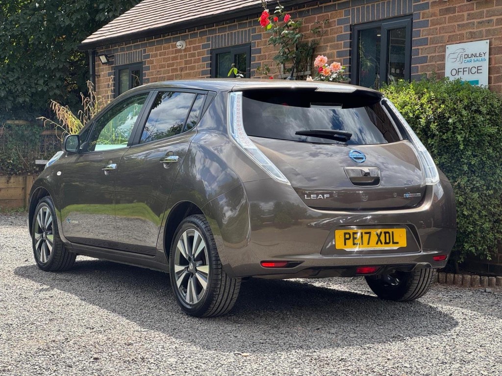NISSAN LEAF 30kWh Tekna Auto 5dr 2017