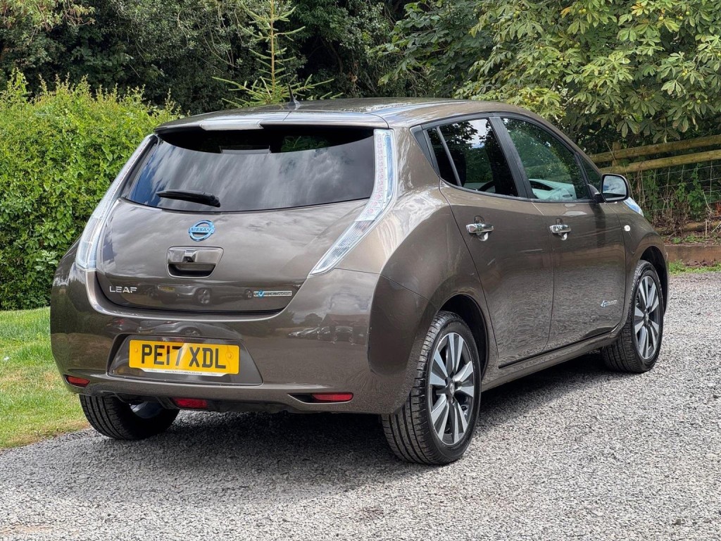 NISSAN LEAF 30kWh Tekna Auto 5dr 2017