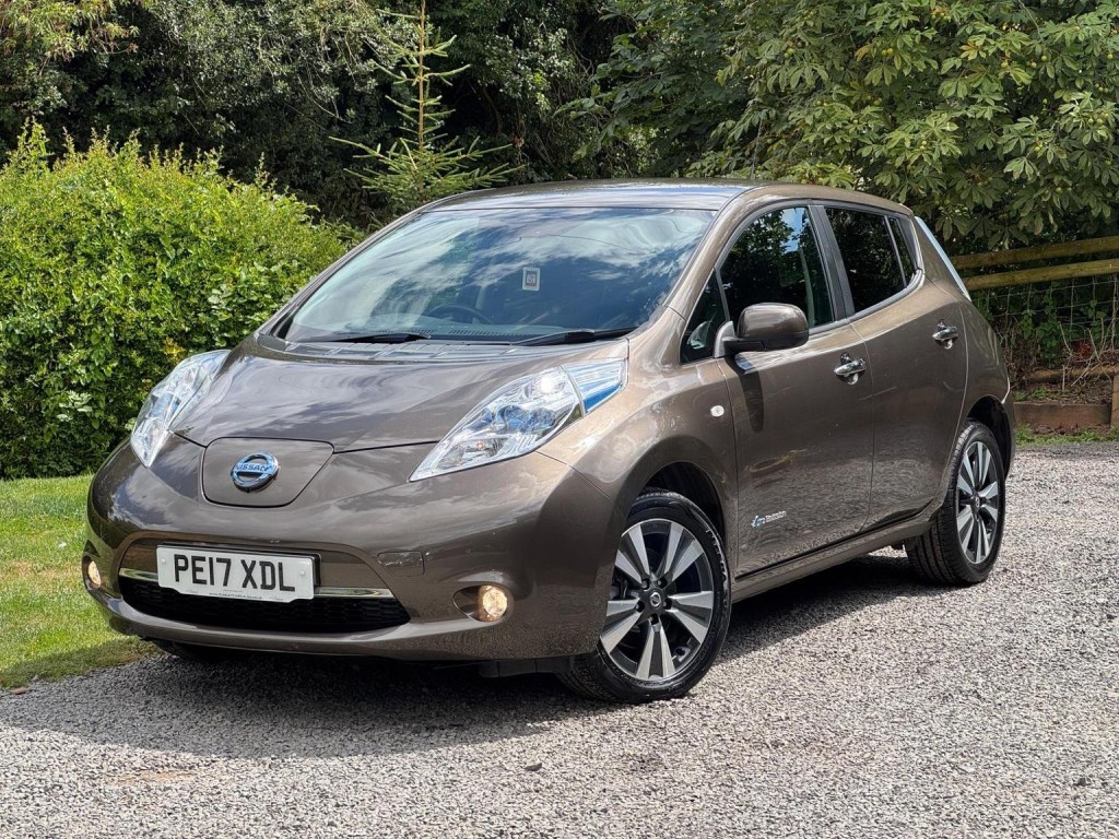 NISSAN LEAF 30kWh Tekna Auto 5dr 2017
