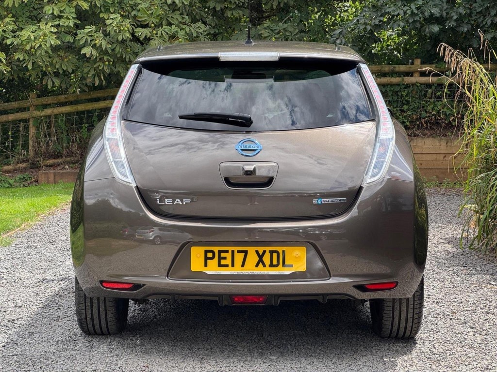 NISSAN LEAF 30kWh Tekna Auto 5dr 2017