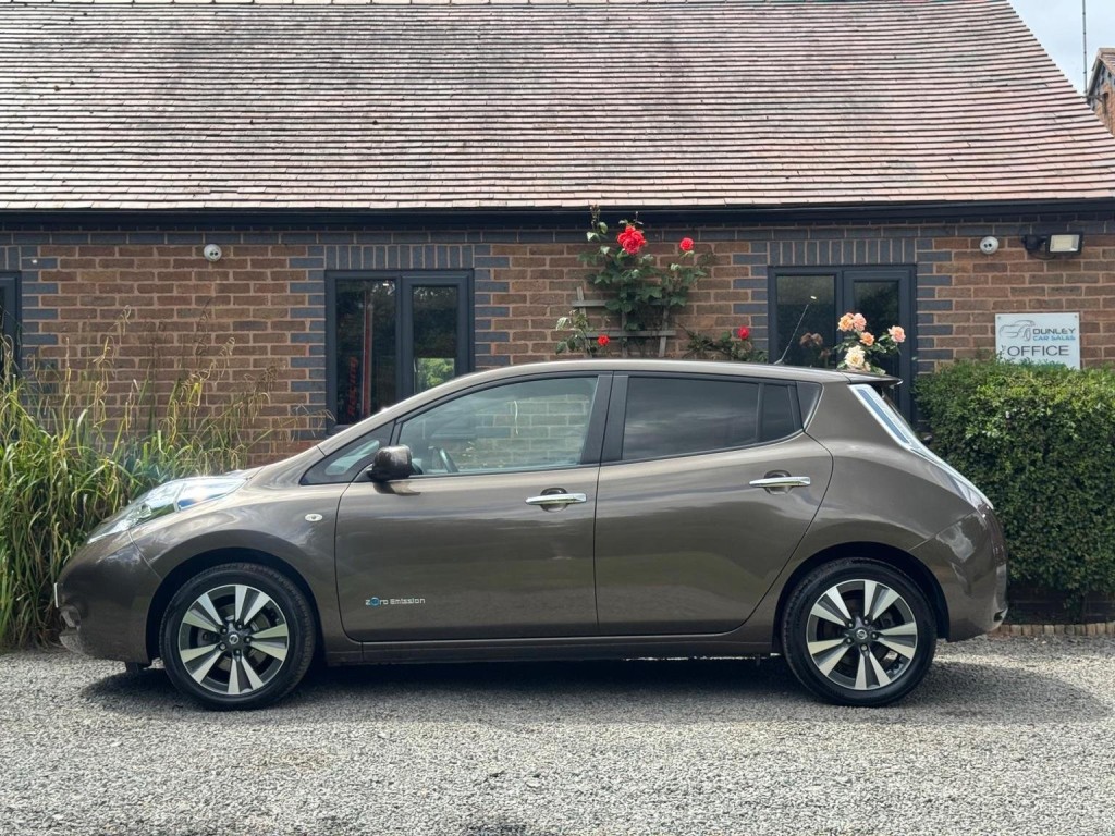 NISSAN LEAF 30kWh Tekna Auto 5dr 2017