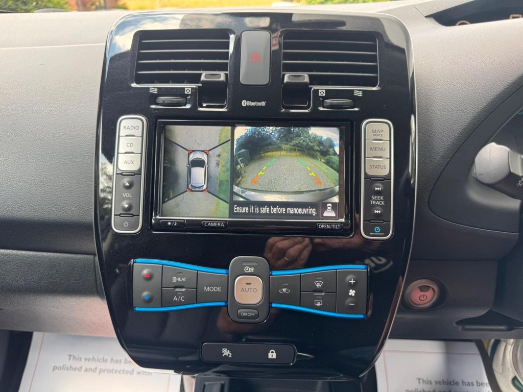 NISSAN LEAF 30kWh Tekna Auto 5dr 2017