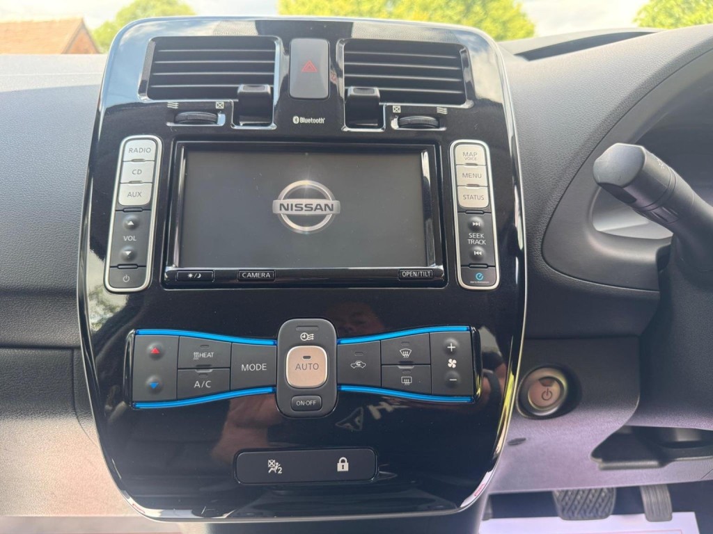 NISSAN LEAF 30kWh Tekna Auto 5dr 2017