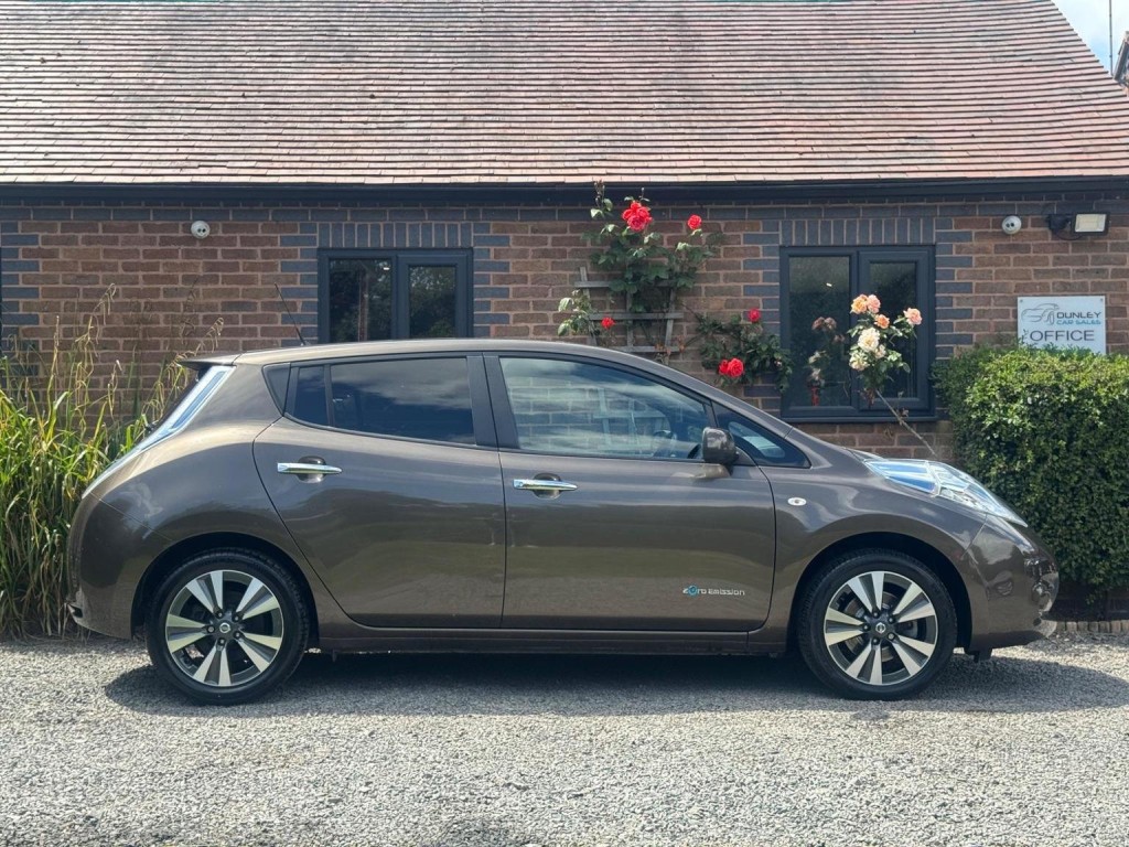 NISSAN LEAF 30kWh Tekna Auto 5dr 2017