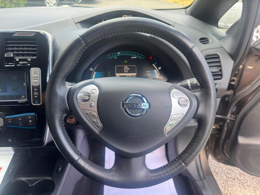 NISSAN LEAF 30kWh Tekna Auto 5dr 2017