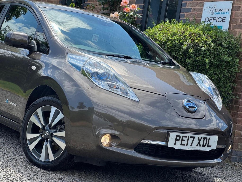 NISSAN LEAF 30kWh Tekna Auto 5dr 2017