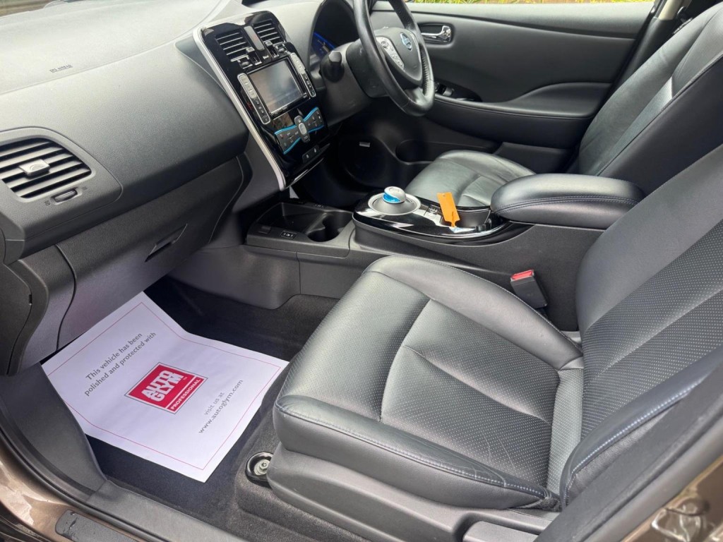 NISSAN LEAF 30kWh Tekna Auto 5dr 2017