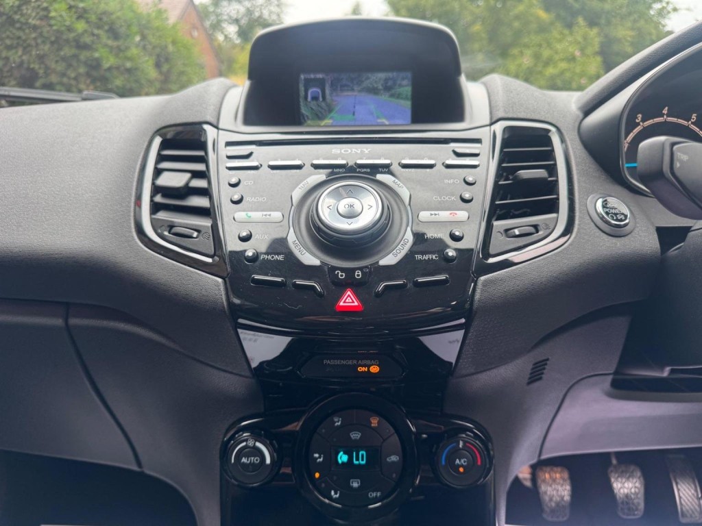 FORD FIESTA 1.0T EcoBoost Titanium Euro 6 (s/s) 5dr 2016