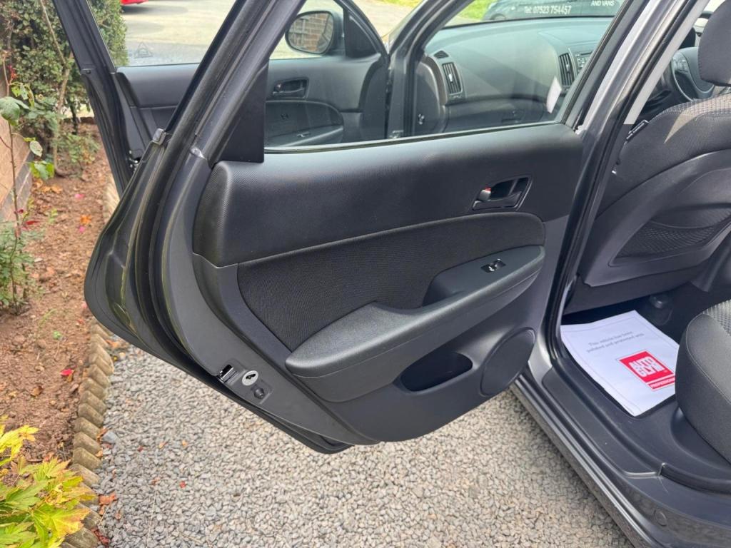 HYUNDAI I30 1.4 Comfort Euro 4 5dr 2010