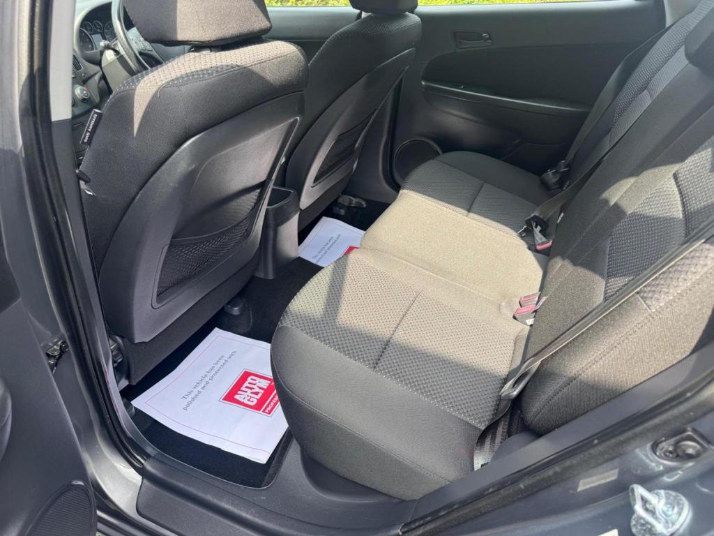 HYUNDAI I30 1.4 Comfort Euro 4 5dr 2010