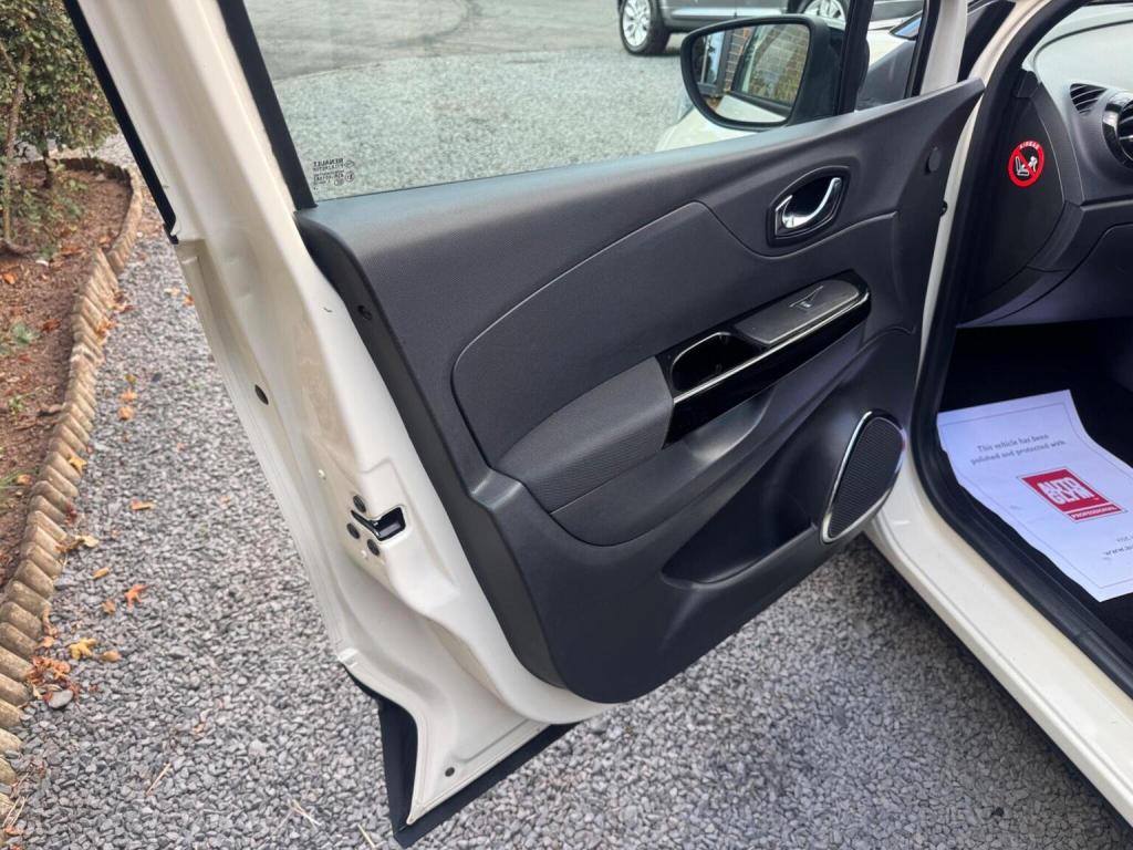 RENAULT CAPTUR 0.9 TCe ENERGY Dynamique MediaNav Euro 5 (s/s) 5dr 2014