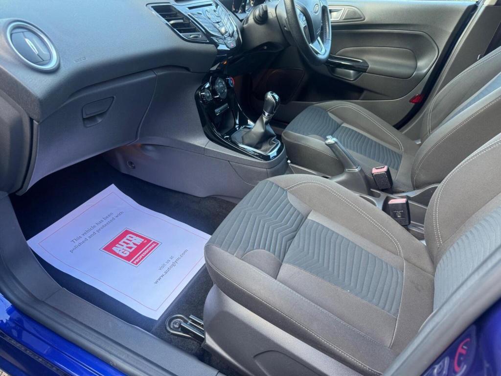 FORD FIESTA 1.0T EcoBoost Zetec Euro 5 (s/s) 5dr 2015